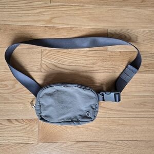 Lululemon Everywhere Olive Belt Bag